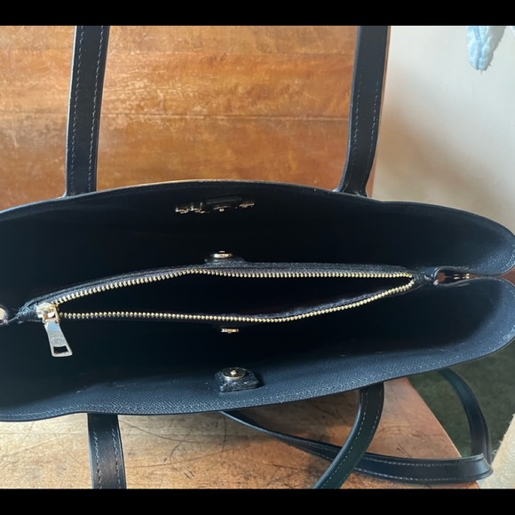 Coach Signature Avenue canvas Carryall Tote - Picture 6 of 9